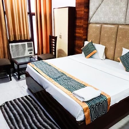 Hotel Krone Near Igi Airport Delhi ニューデリー エクステリア 写真