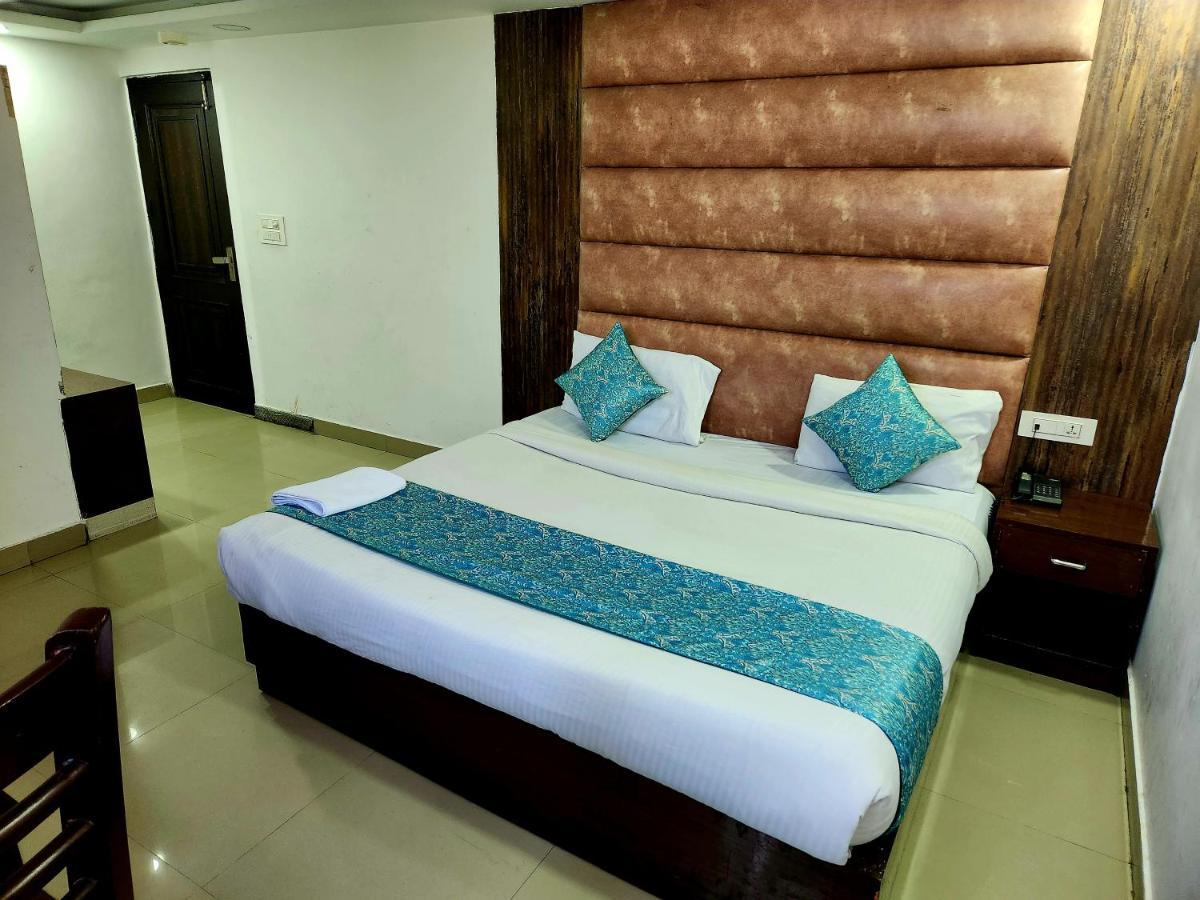 Hotel Krone Near Igi Airport Delhi ニューデリー エクステリア 写真