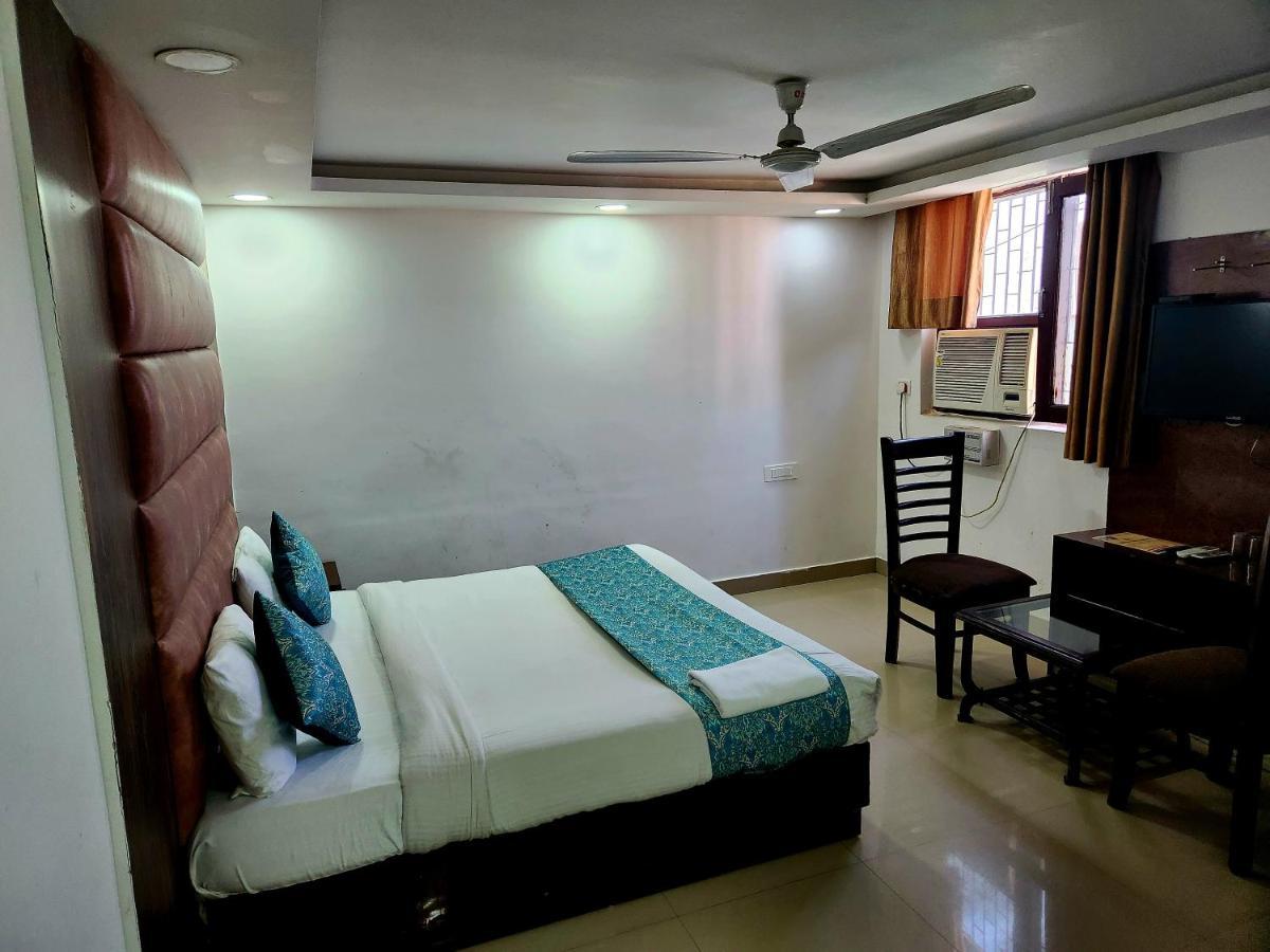 Hotel Krone Near Igi Airport Delhi ニューデリー エクステリア 写真
