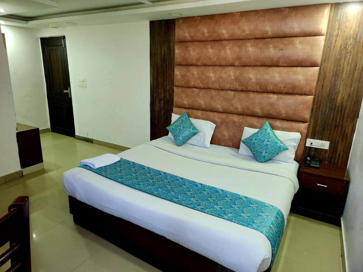 Hotel Krone Near Igi Airport Delhi ニューデリー エクステリア 写真