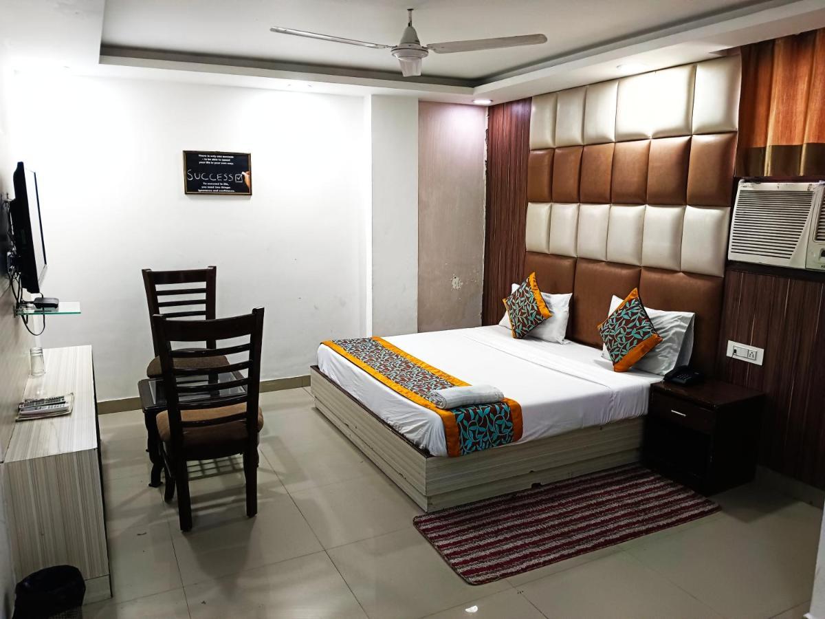Hotel Krone Near Igi Airport Delhi ニューデリー エクステリア 写真
